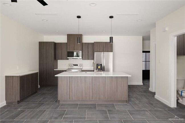 Foto del edificio - 914 Bicentennial Blvd