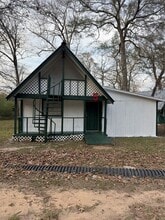 Building Photo - 900 Mohawk Dr