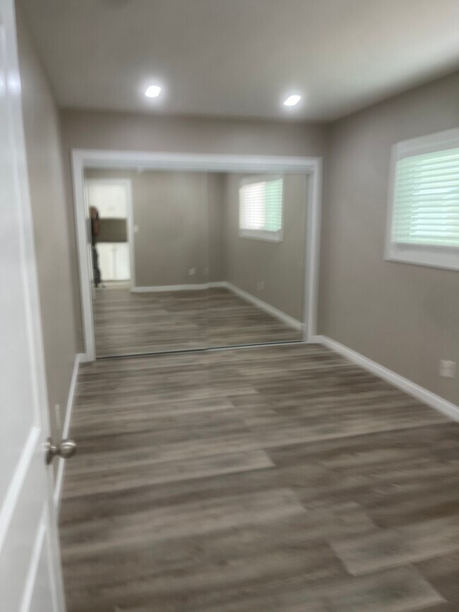 Building Photo - 2303 Carnegie Ln