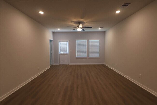 Building Photo - 8579 Blueberry Ash St