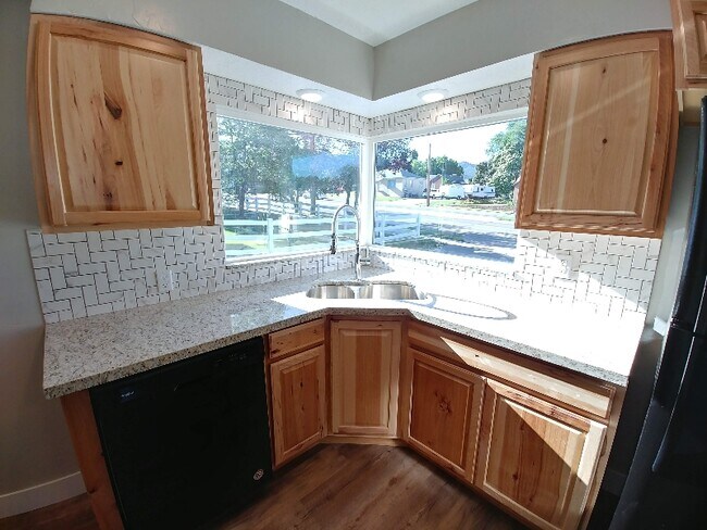 Foto del edificio - 383 E 400 N