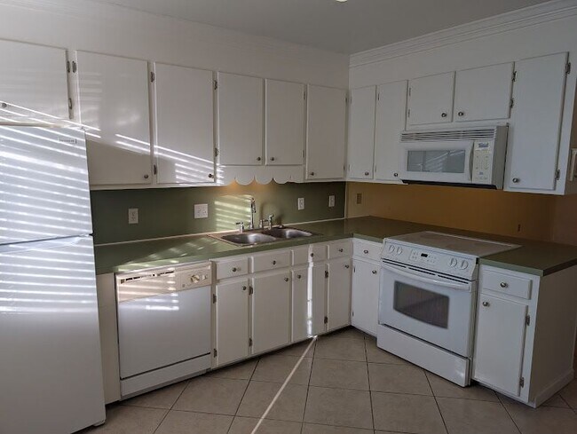 Building Photo - 55 Beaver Pond Loop