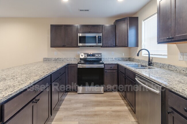 Foto del edificio - 933 Warrior Hill Dr