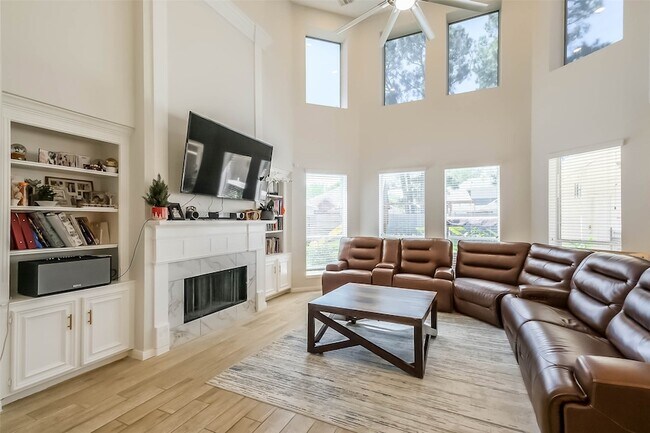 Foto del edificio - 7015 Timber Edge Ln