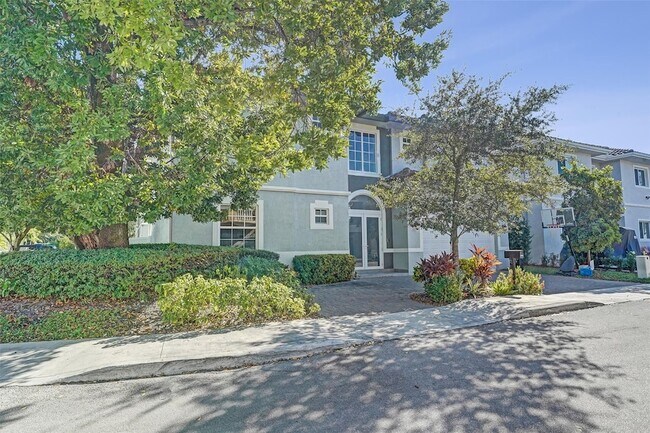 Foto del edificio - 3534 Forest View Cir