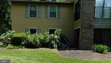 Building Photo - 87A W Bluebell Ln