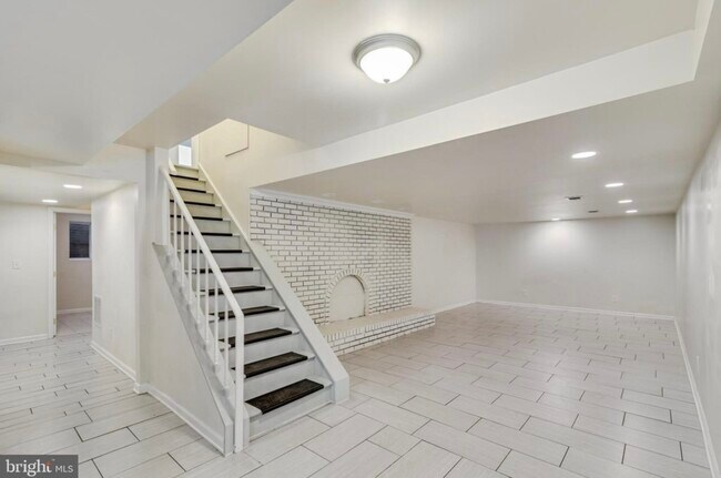 Building Photo - 35840 Army Navy Dr