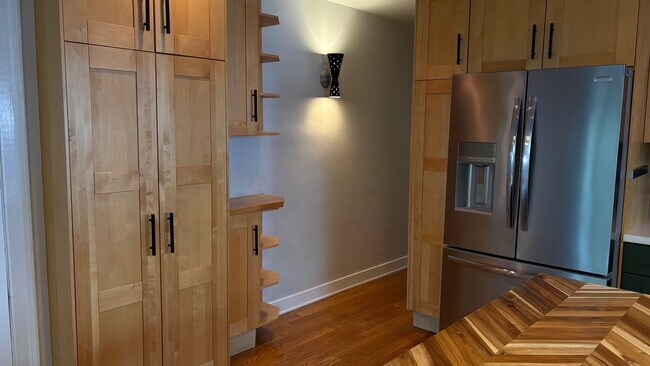 Foto del edificio - 851 N Ogden Dr