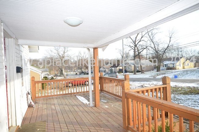 Foto del edificio - 302 E 81st St