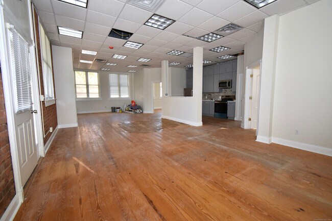 Building Photo - 110 Brook St