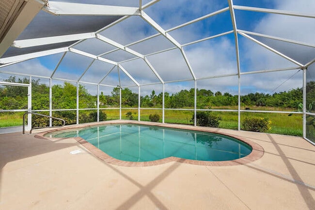 Foto del edificio - 3561 22nd Ave NE