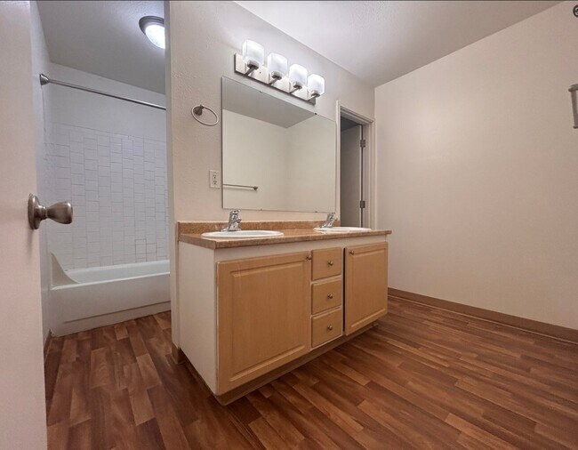 Foto del edificio - 4550 SW Murray Blvd