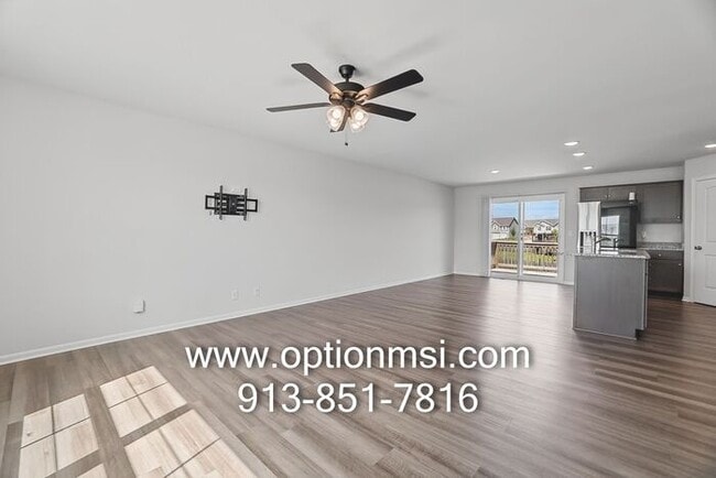 Building Photo - Beautiful 3-Bedroom Home with Modern Finishes & Fantastic Amenities!