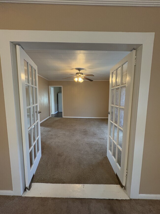 Foto del edificio - 745 Rock Springs Rd