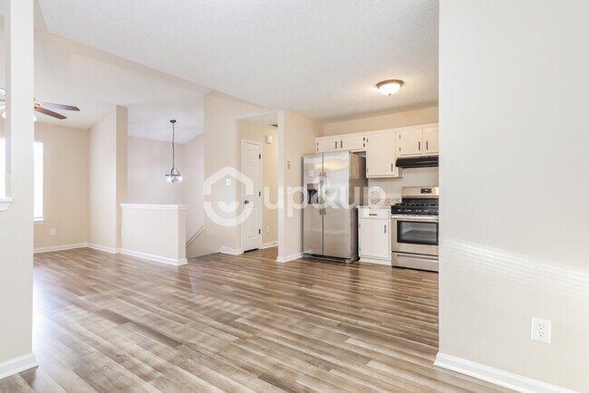 Building Photo - Fantastic 3bd/2ba home! Let yourself in!