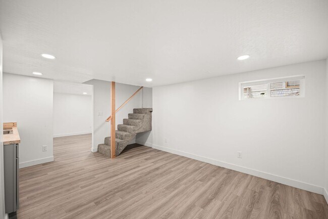 Foto del edificio - 2624 W Eighth Ave