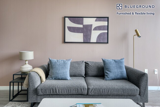 Foto del edificio - 8 10th St