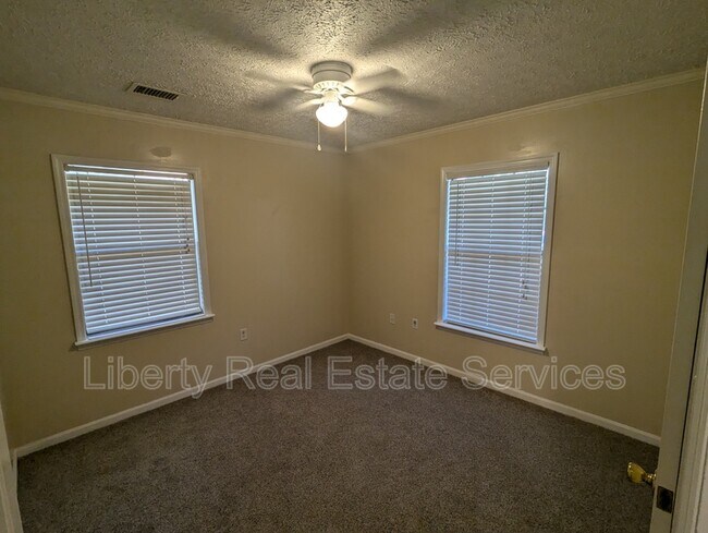 Foto del edificio - 623 Westmoreland Dr