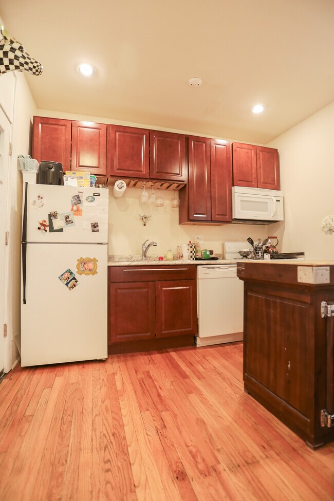 Foto del edificio - 4621 N Rockwell St