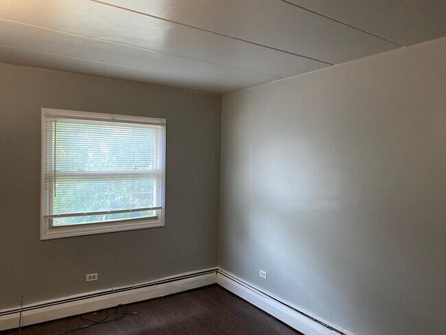Building Photo - 7201 S Lowe Ave