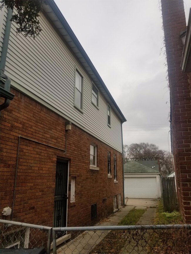 Foto del edificio - 8544 Cloverlawn Ave