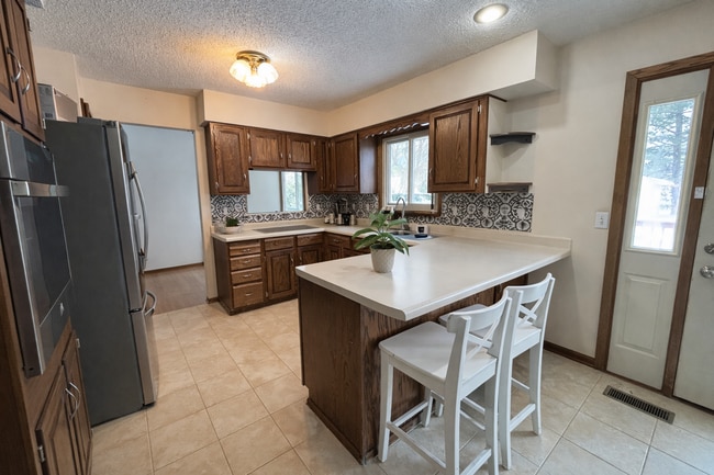 Foto del edificio - Great 3bed 2bath Single Family Home in Prime Eden Prairie Neighborhood