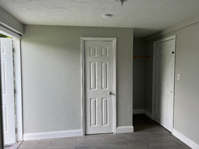 Building Photo - 2806 Tropic Rd