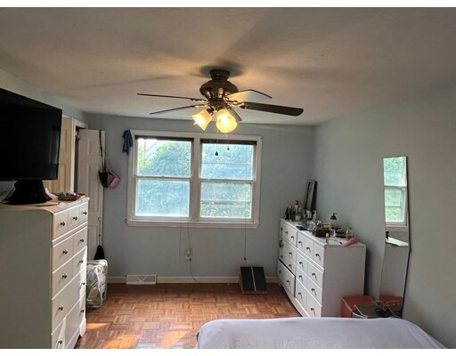 Foto del edificio - 88 Massasoit Ave