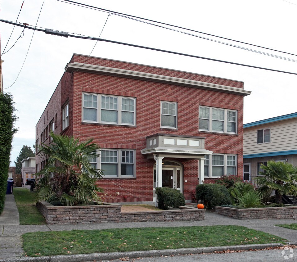Building Photo - 4332 Francis Ave N