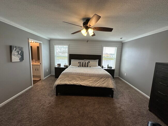 Building Photo - 150 Logrono Ct