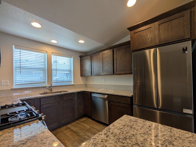 Building Photo - Fantastic 3-Bedroom, 2-Bath Home in Springfield
