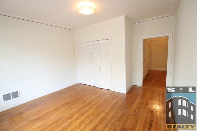 Foto del edificio - bedroom in San Francisco CA 94117