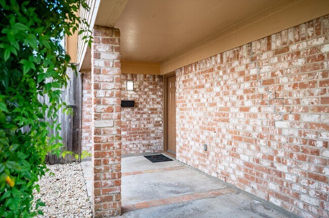 Foto del edificio - 9306 Sanford Rd