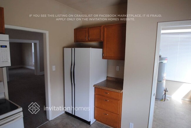 Building Photo - 732 5th Ave N