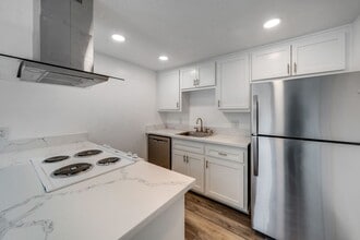 Building Photo - 9681 Lake Natoma Dr