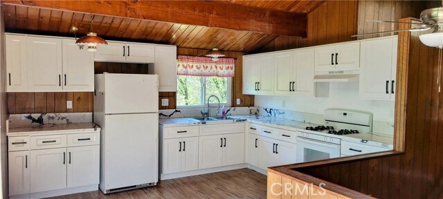 Foto del edificio - 389 Dorn Dr