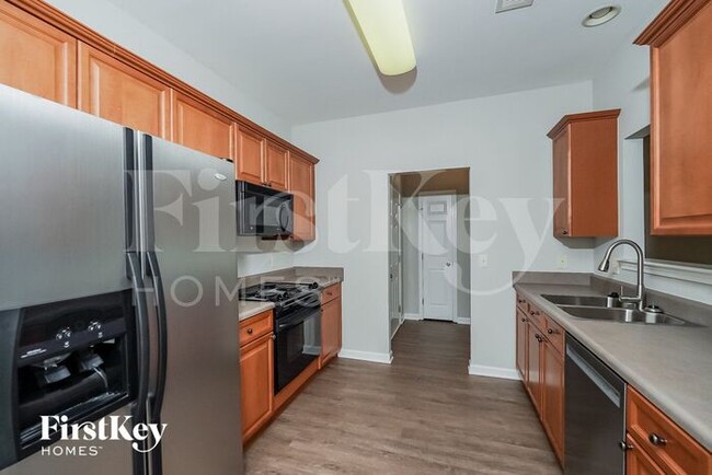 Building Photo - 777 Forest Lakes Dr