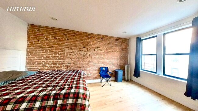 Building Photo - 28 Sickles St