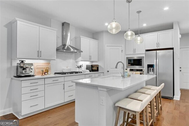 Building Photo - 400 Renwood Trl