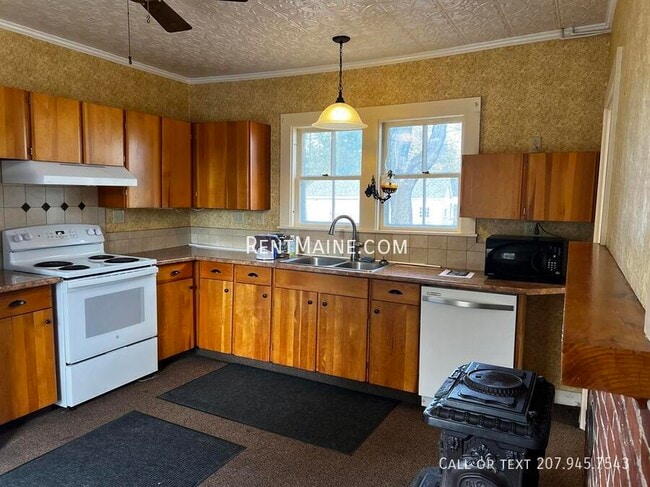 Foto del edificio - 92 Main Rd N