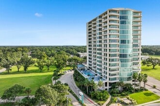 Building Photo - 2060 Beach Blvd