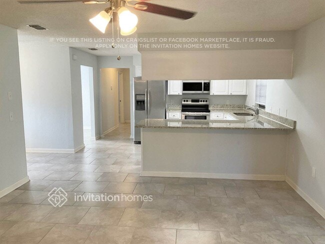 Building Photo - 810 Sandalwood Dr