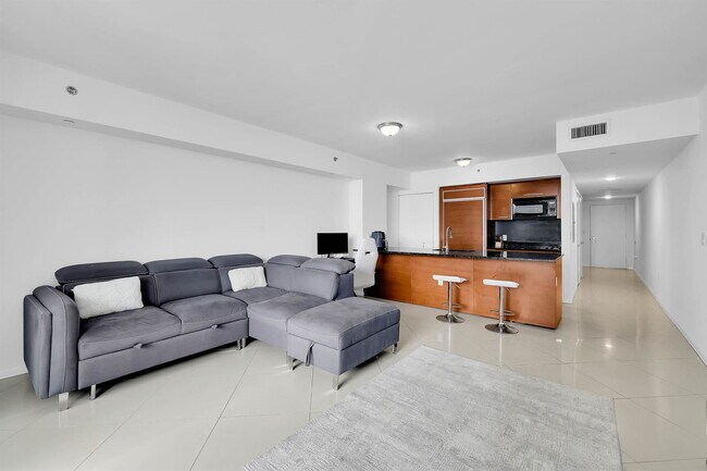 Building Photo - 1830 S Ocean Dr