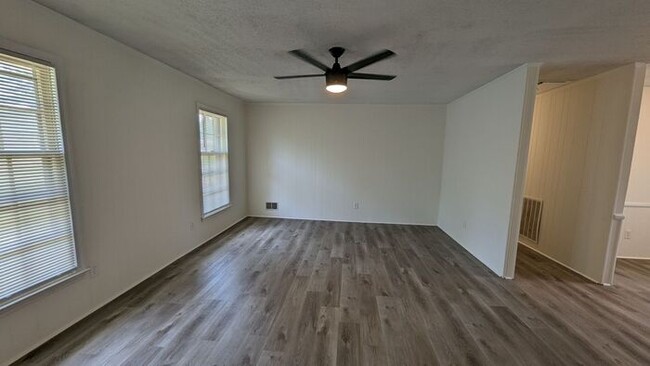 Building Photo - 2/1 duplex in Boiling Springs