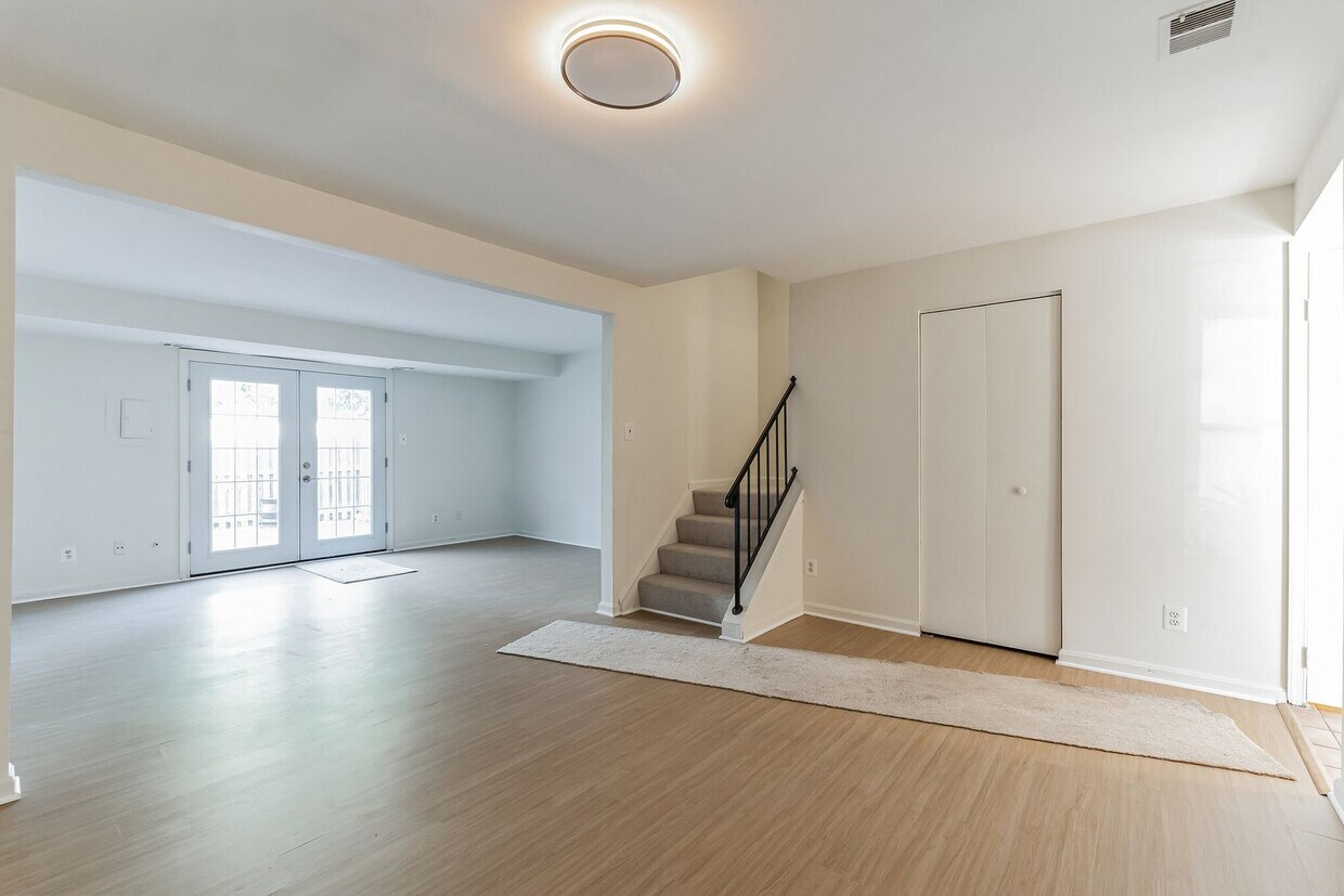 Primary Photo - Welcome to this newly updated 2Bd/2.5Bth T...