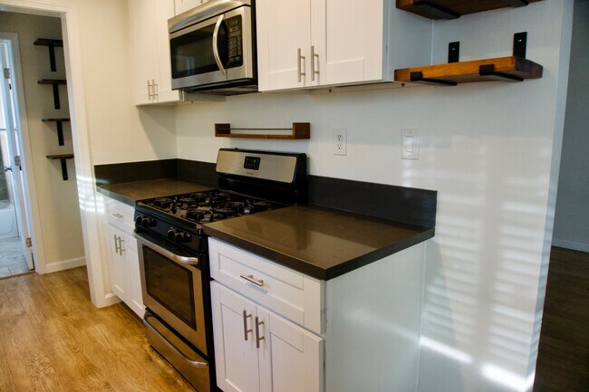 Foto del edificio - 710 Raven St