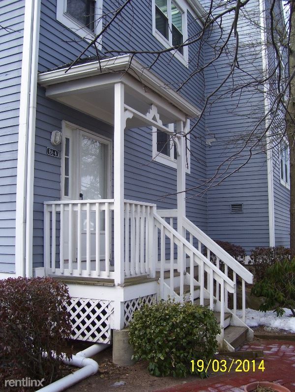 Primary Photo - 86 Cosey Beach Ave