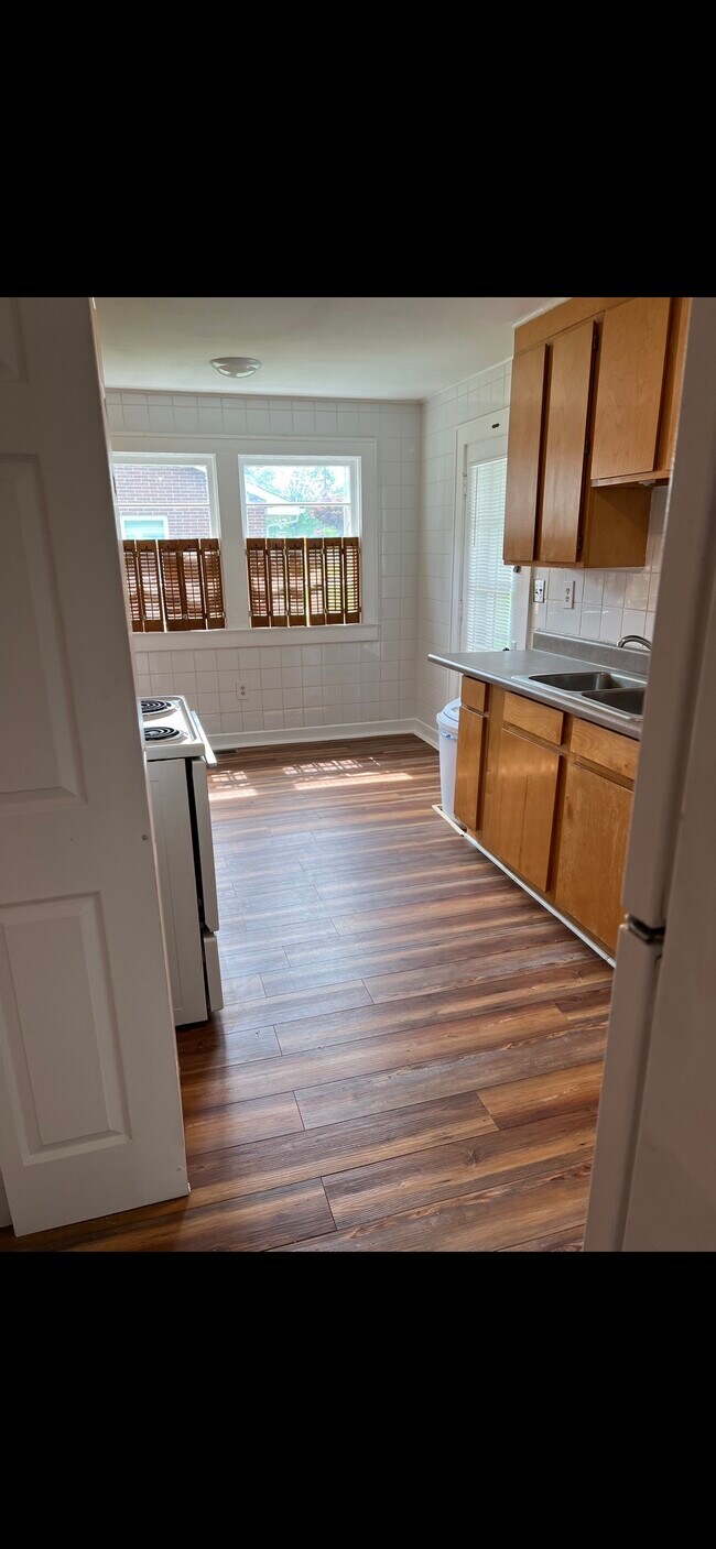 Cocina - 703 Clark St