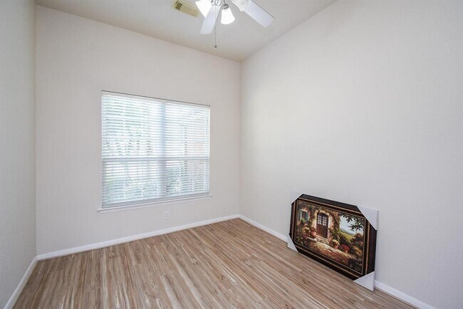 Foto del edificio - 6706 Oakman Ln