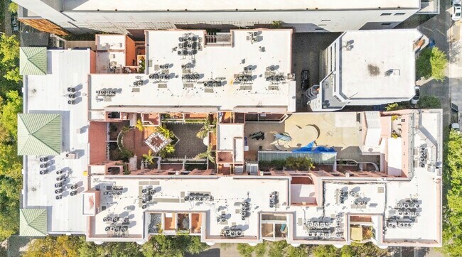 Foto del edificio - 2801 Florida Ave